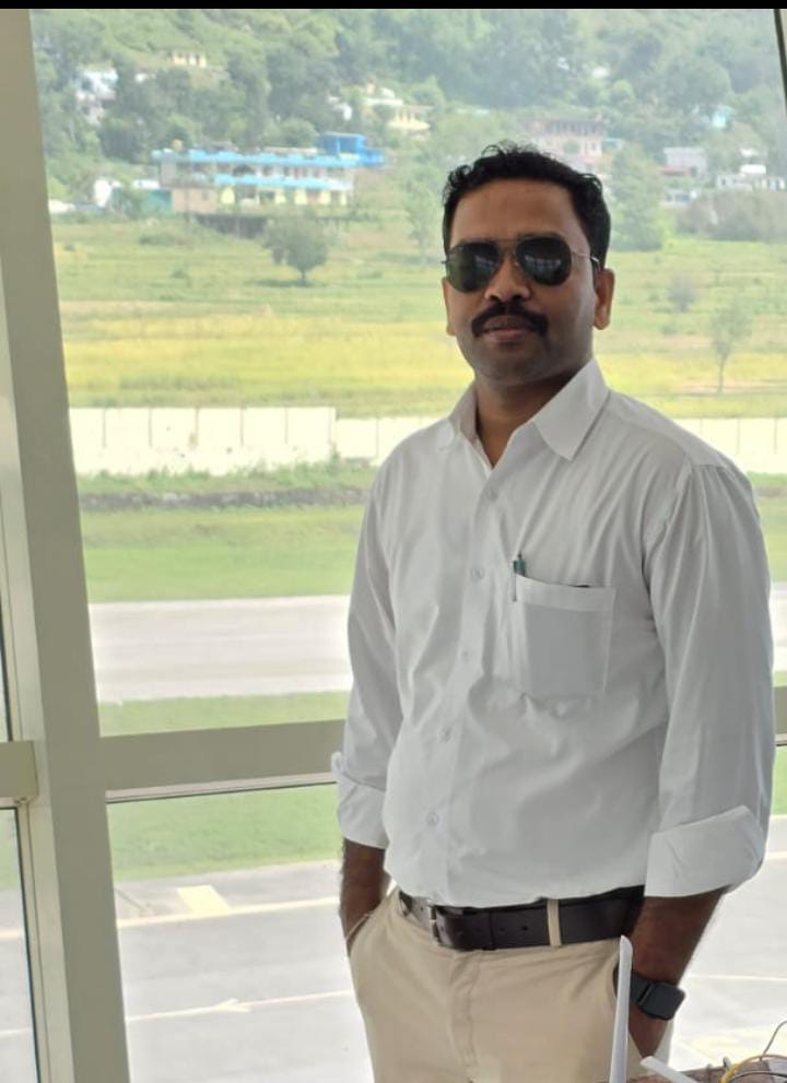 पिथौरागढ़ एअरपोर्ट एटीसी टावर में